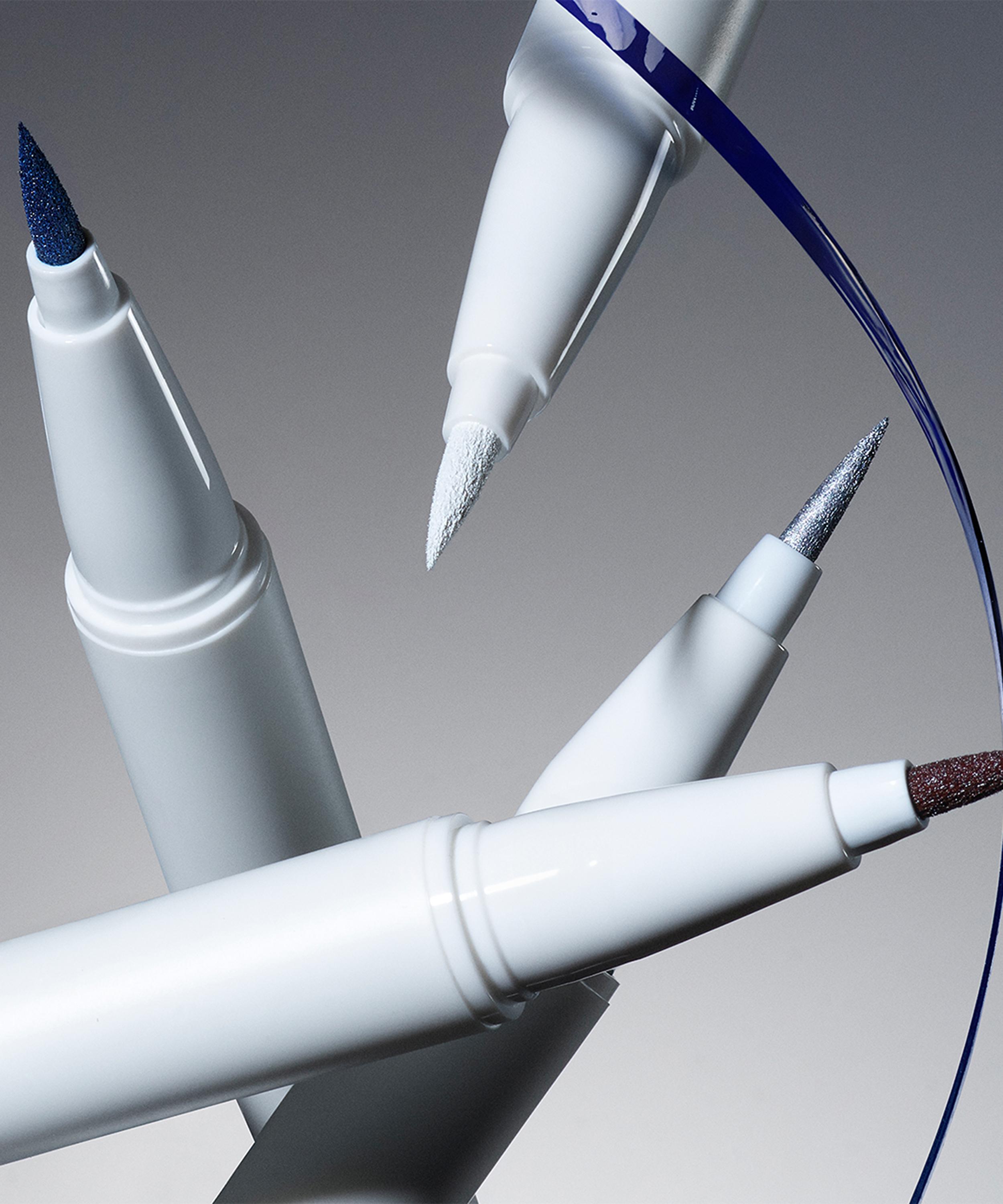 r.e.m. beauty At the Borderline Eyeliner Marker 0.55ml